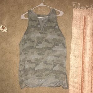 Camo tank